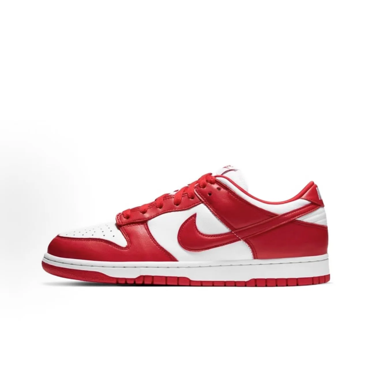 Nike Dunk Low SP「University Red」（聖約翰）