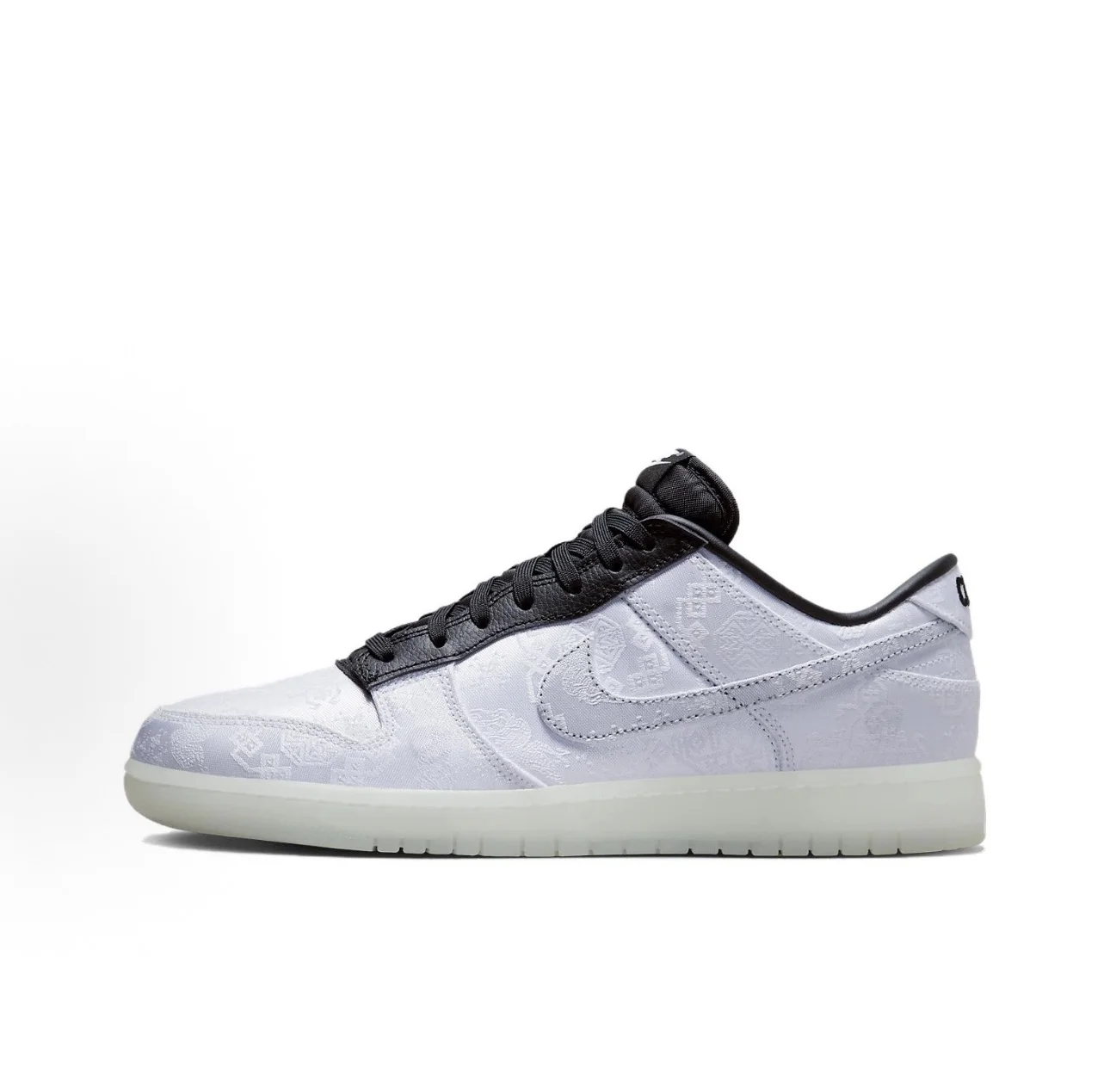 CLOT × Fragment Design × Nike Dunk Low「20 週年」（閃電白絲綢）