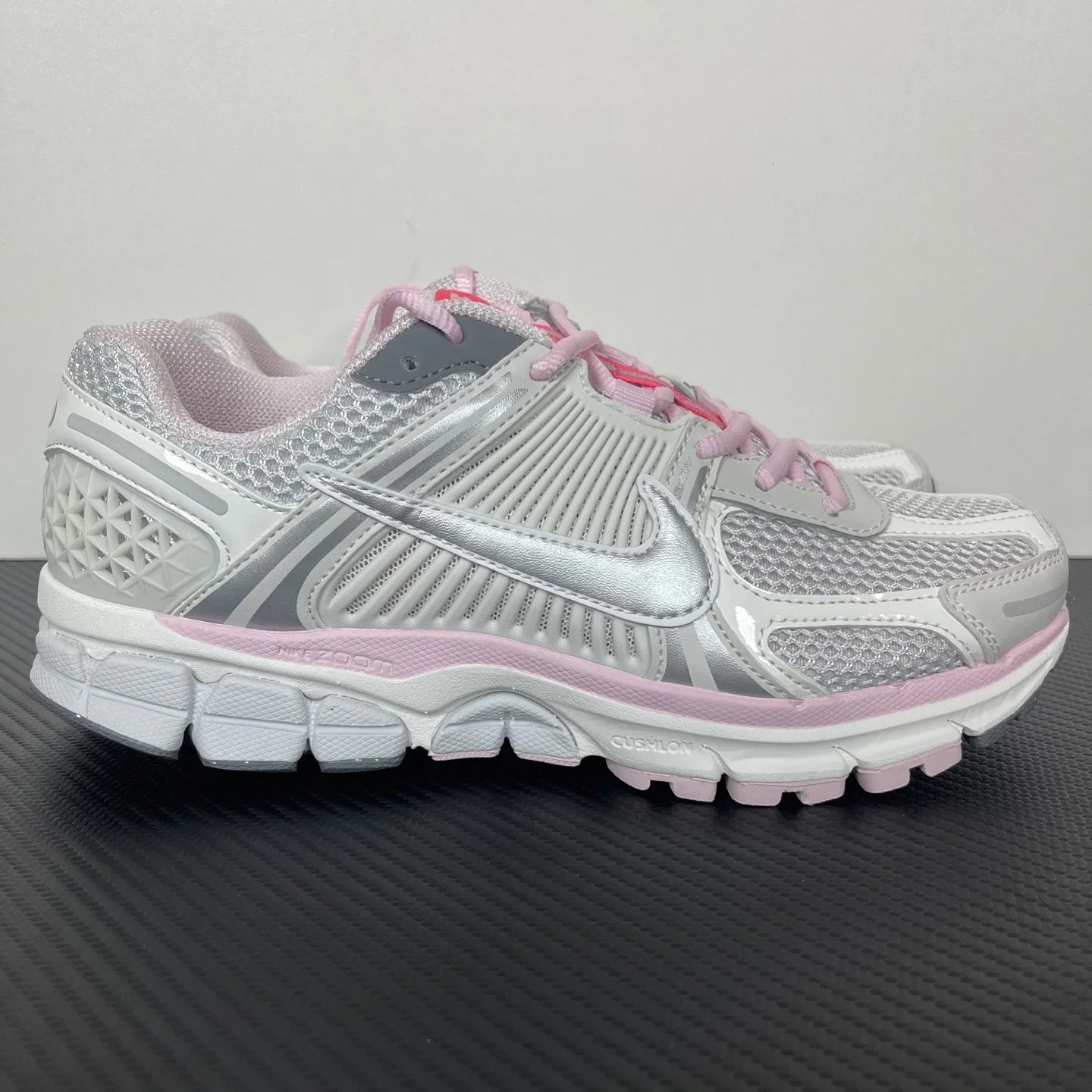 Nike Zoom Vomero 5 白灰粉