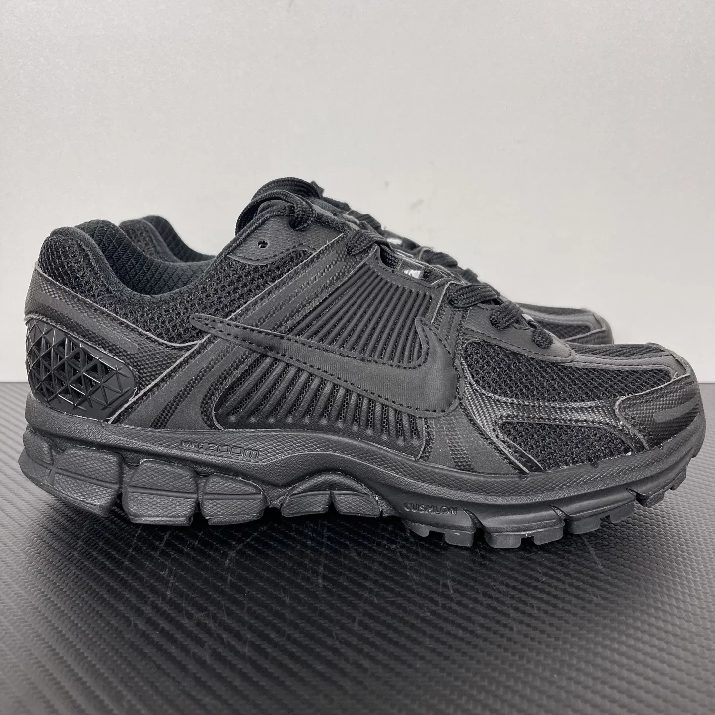 Nike Zoom Vomero 5 黑武士
