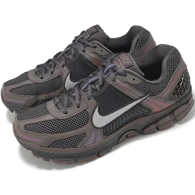Nike Zoom Vomero 5 棕色