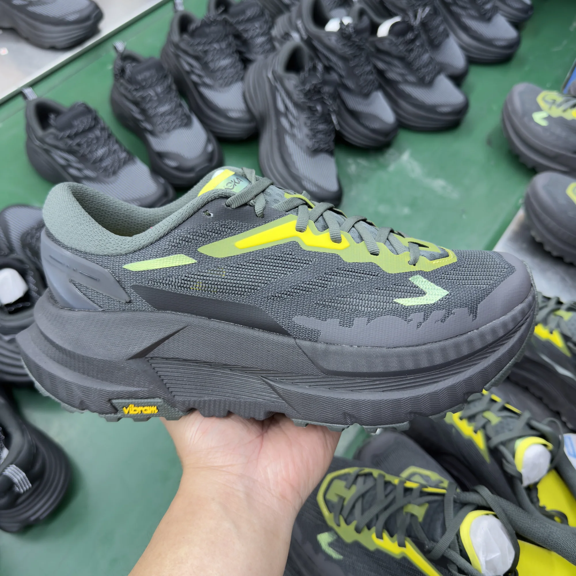 J.LA.L ×  HOKA ONE ONE Mafate X 黑黃